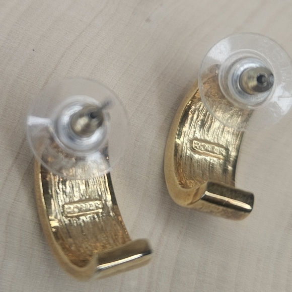 Vintage Roman Gold Tone With Red And Clear Rhinestones 1970s-1980s EUC Huggie - Picture 4 of 11